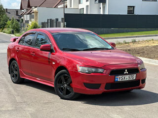 Mitsubishi Lancer foto 1