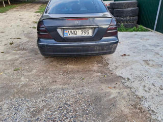 Mercedes E-Class foto 1