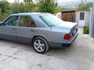 Mercedes Series (W124) foto 4