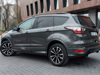 Ford Kuga foto 2