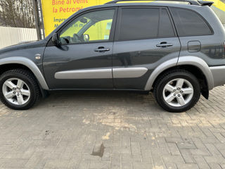 Toyota Rav 4 foto 4