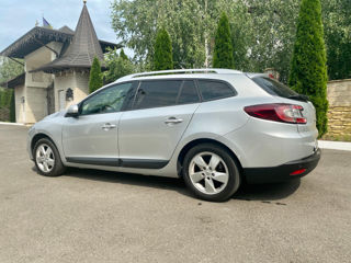 Renault Megane foto 2