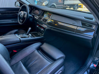 BMW 7 Series foto 8