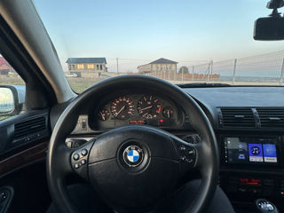 BMW 5 Series foto 4