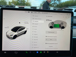 Tesla Model Y foto 14