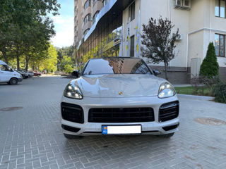 Porsche Cayenne Coupe foto 2