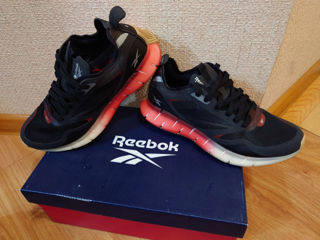 Reebok 38.5 Новые/ унисекс foto 1