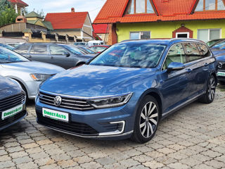 Volkswagen Passat foto 1