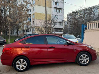 Hyundai Solaris foto 3