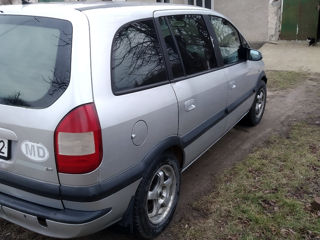 Opel Zafira foto 4