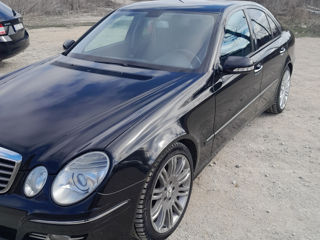 Mercedes E-Class foto 8