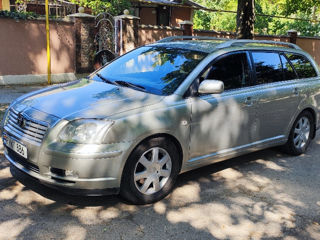 Toyota Avensis foto 3