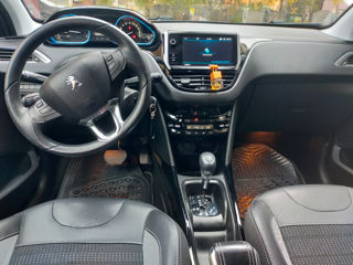 Peugeot 2008 foto 8