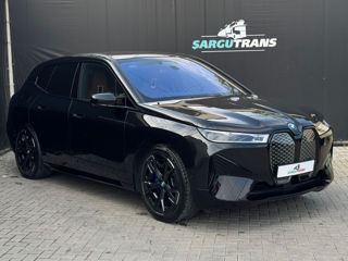 BMW iX фото 0