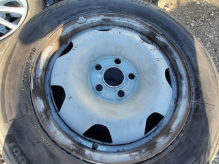 235/55 R17 au stat pe  VW T5 5 x112 foto 1