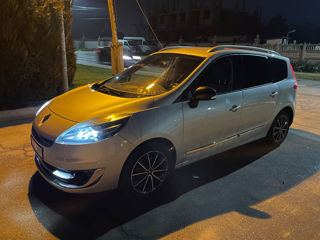 Renault Grand Scenic foto 2