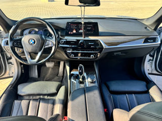 BMW 5 Series foto 8