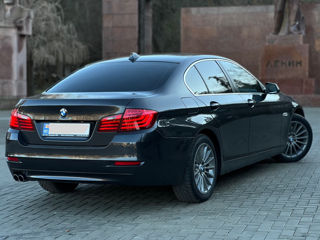 BMW 5 Series foto 2