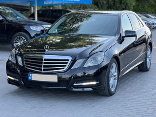 Mercedes E-Class foto 1