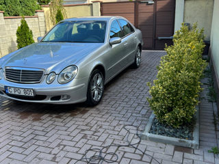 Mercedes E-Class foto 1