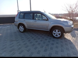 Nissan X-Trail foto 1