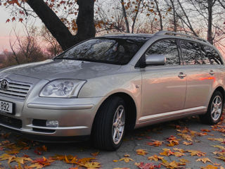 Toyota Avensis foto 3