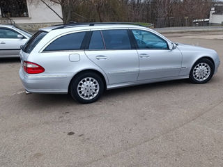 Mercedes E-Class Wagon foto 3