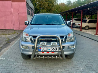 Isuzu D-Max foto 1