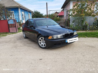 BMW 5 Series foto 2