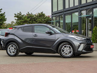 Toyota C-HR foto 1