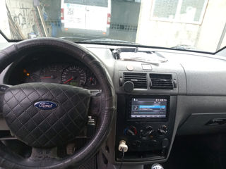 Ford Transit Connect foto 2