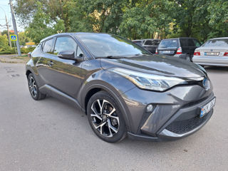 Toyota C-HR foto 2