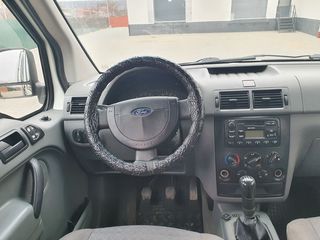 Ford Tourneo Connect foto 8