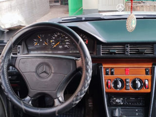 Mercedes Series (W124) foto 3