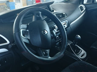 Renault Grand Scenic foto 8