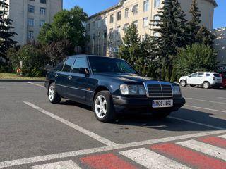 Mercedes E-Class foto 1