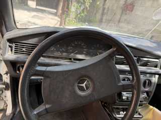 Mercedes 190 фото 4