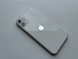 Vând iPhone 11