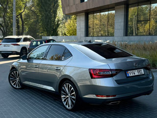 Skoda Superb foto 4