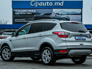 Ford Kuga foto 2