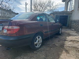 Nissan Almera foto 9