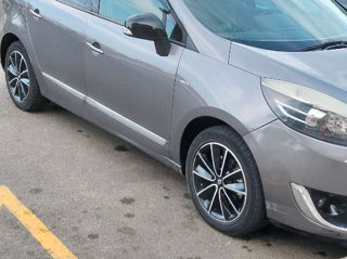 Renault Grand Scenic foto 2