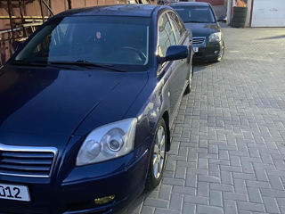 Toyota Avensis foto 3