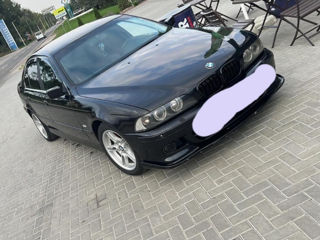 BMW 5 Series foto 3