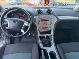 Ford Mondeo foto 8