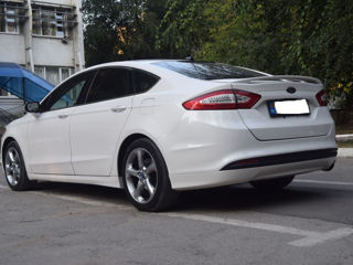 Ford Fusion foto 8