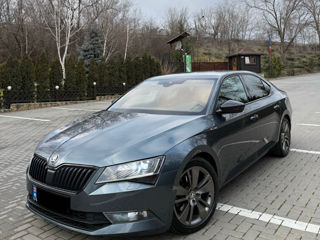 Skoda Superb foto 2