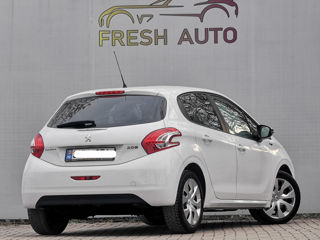 Peugeot 208 foto 4