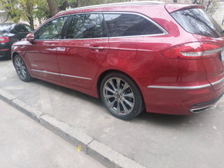 Ford Fusion foto 1