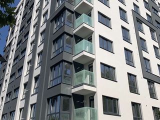 Reparatie euro. Bloc nou, apartament cu 2 odai., et. 8 foto 1